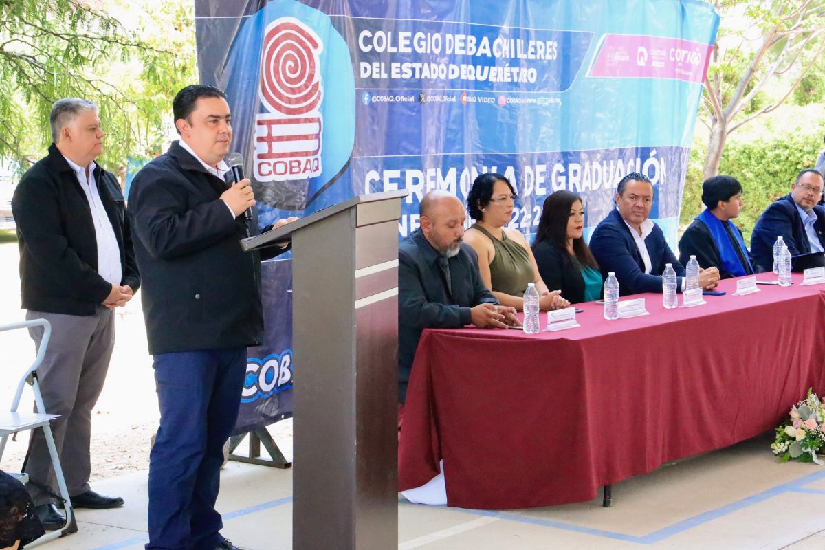 Colón celebra el egreso de 52 estudiantes del COBAQ Peña Colorada