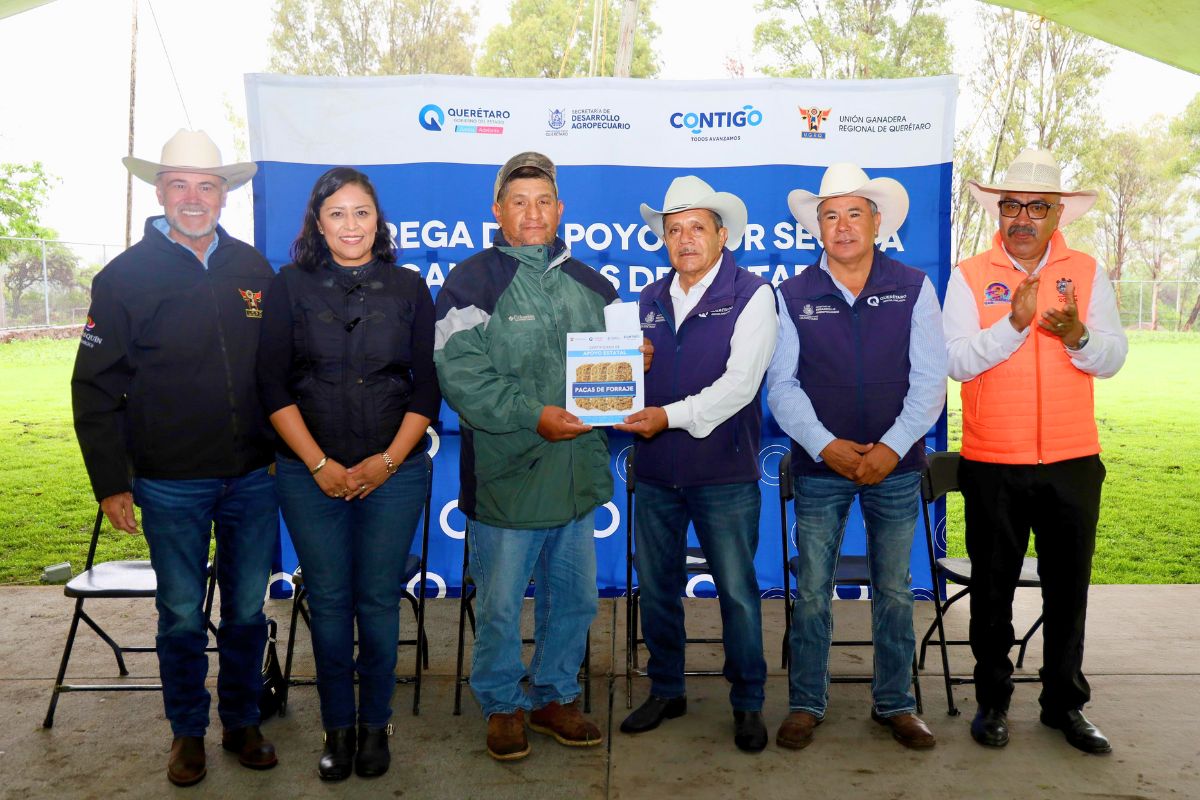 Colón entrega apoyo por sequía a 120 ganaderos