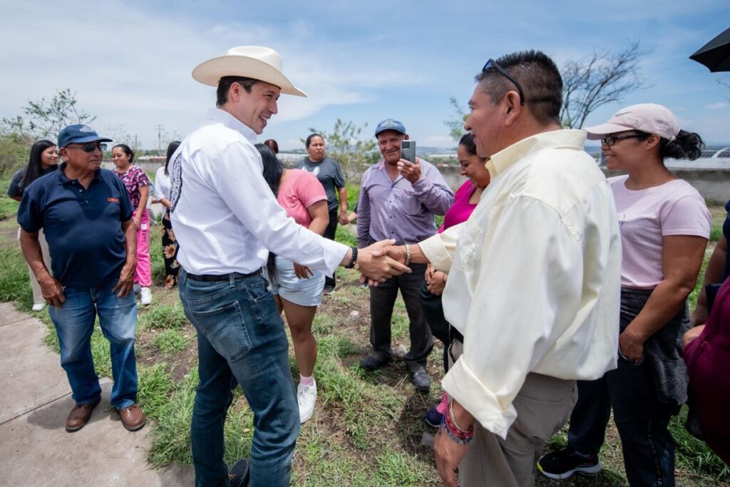 El presidente municipal de El Marqués, Rodrigo Monsalvo, supervisa obras clave contra lluvias: monitoreo inteligente, alertas tempranas y nuevo drenaje en zonas vulnerables del municipio / Foto: Especial