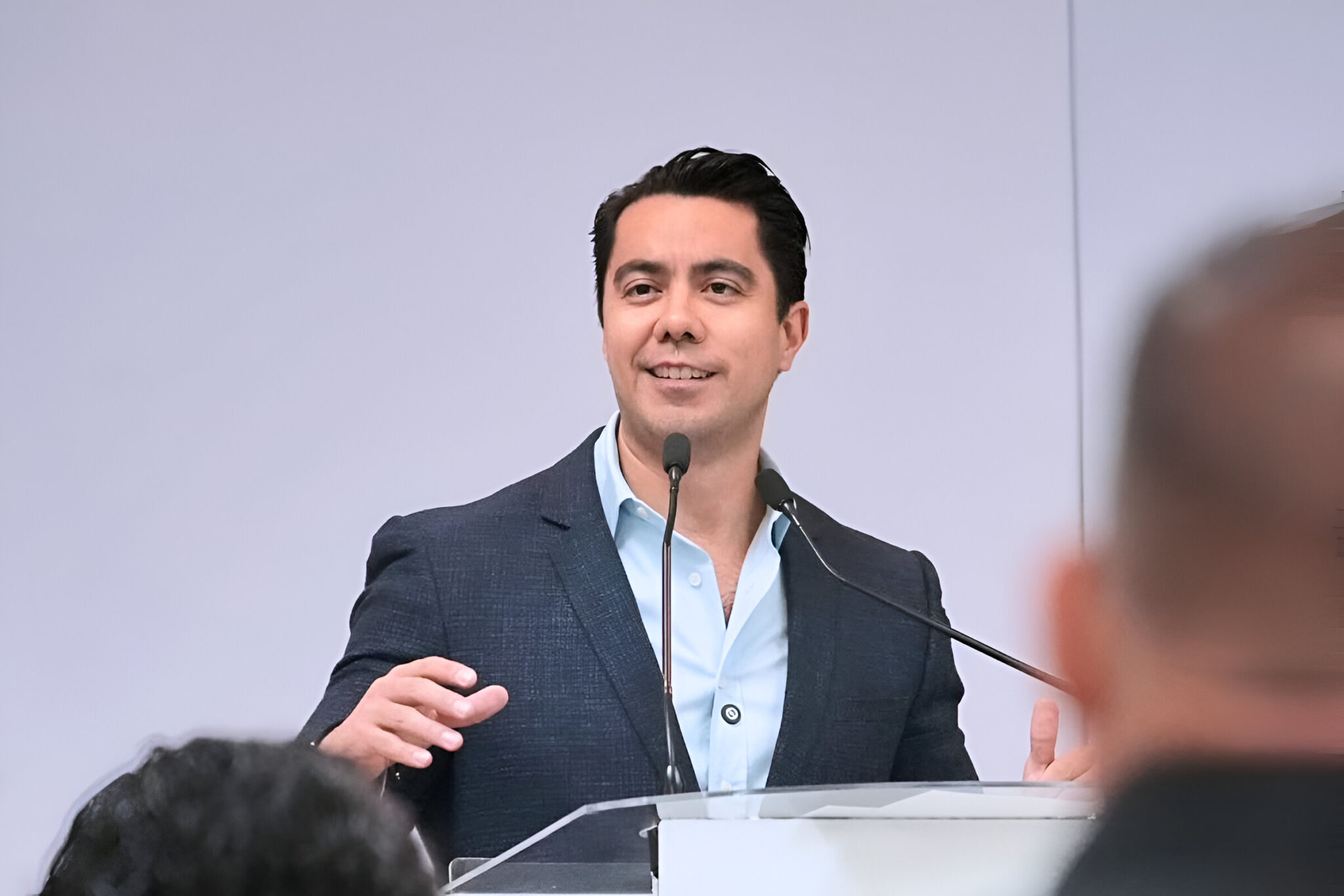 FeliFer Macías confirma 20 millones para mercado Escobedo, pero falta consenso entre locatarios