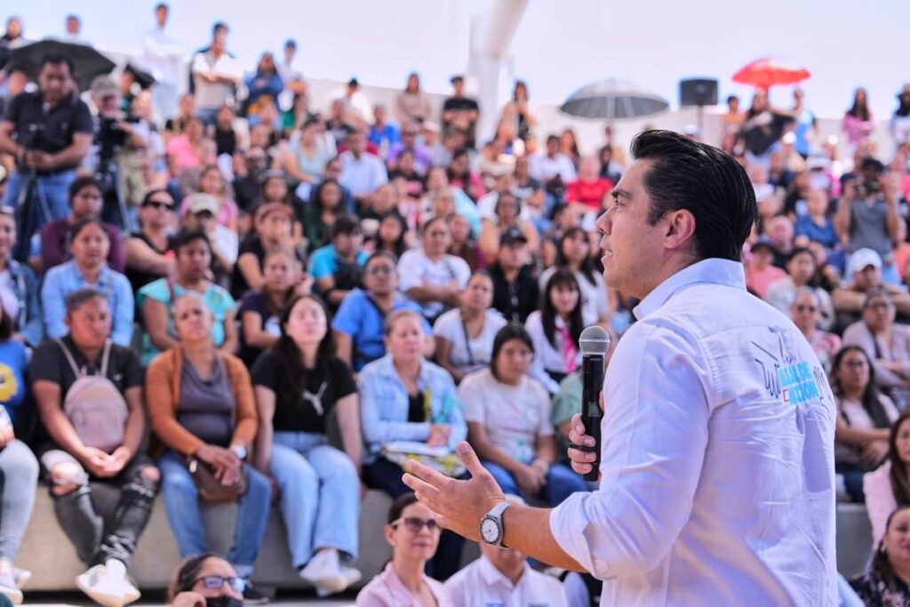 Felifer Macías impulsa “El Extra”, un apoyo mensual para 70 mil personas vulnerables, fortaleciendo la atención social en Querétaro / Foto: Especial 