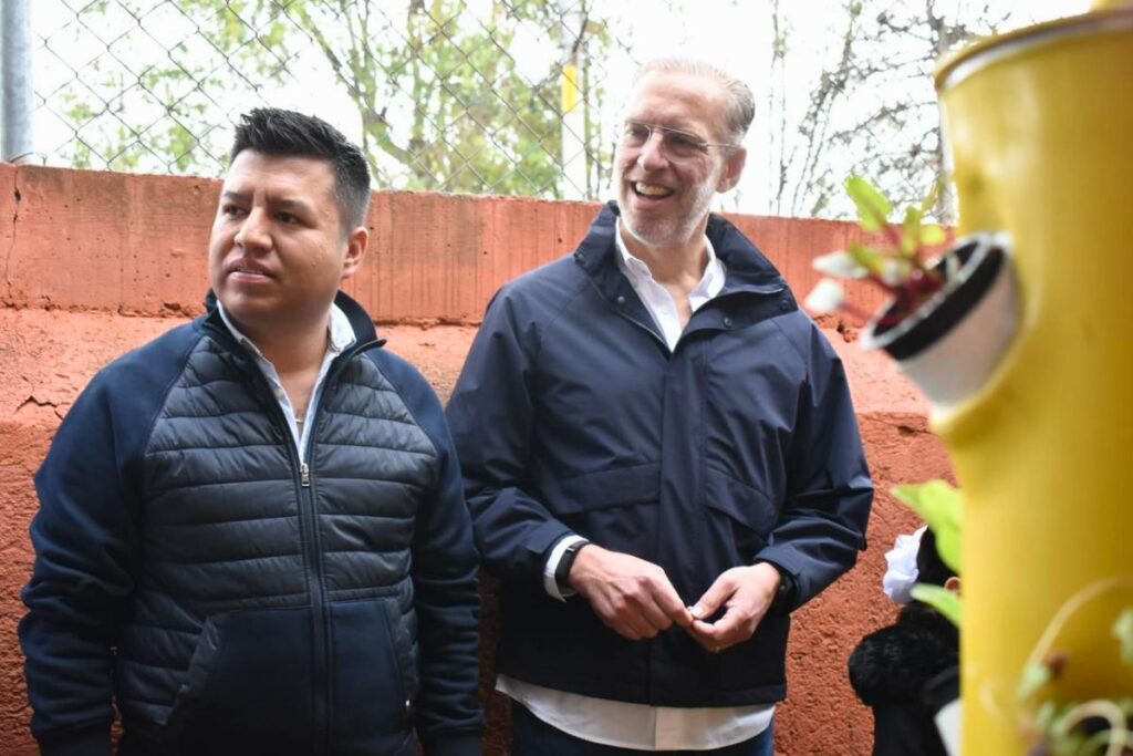 El municipio de Huimilpan, con el respaldo del presidente Jairo Iván Morales Martínez y SEDESU, reconoció a la primaria “Mártires de la Enseñanza” como Eco Escuela / Foto: Especial